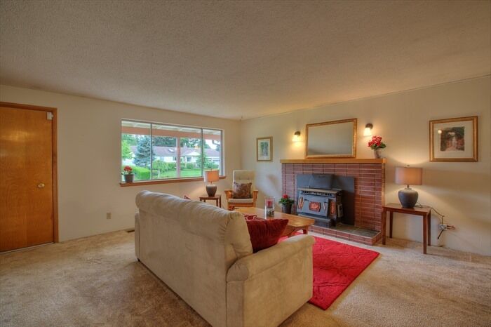 Property Photo: 2715 25th St SE WA 98002