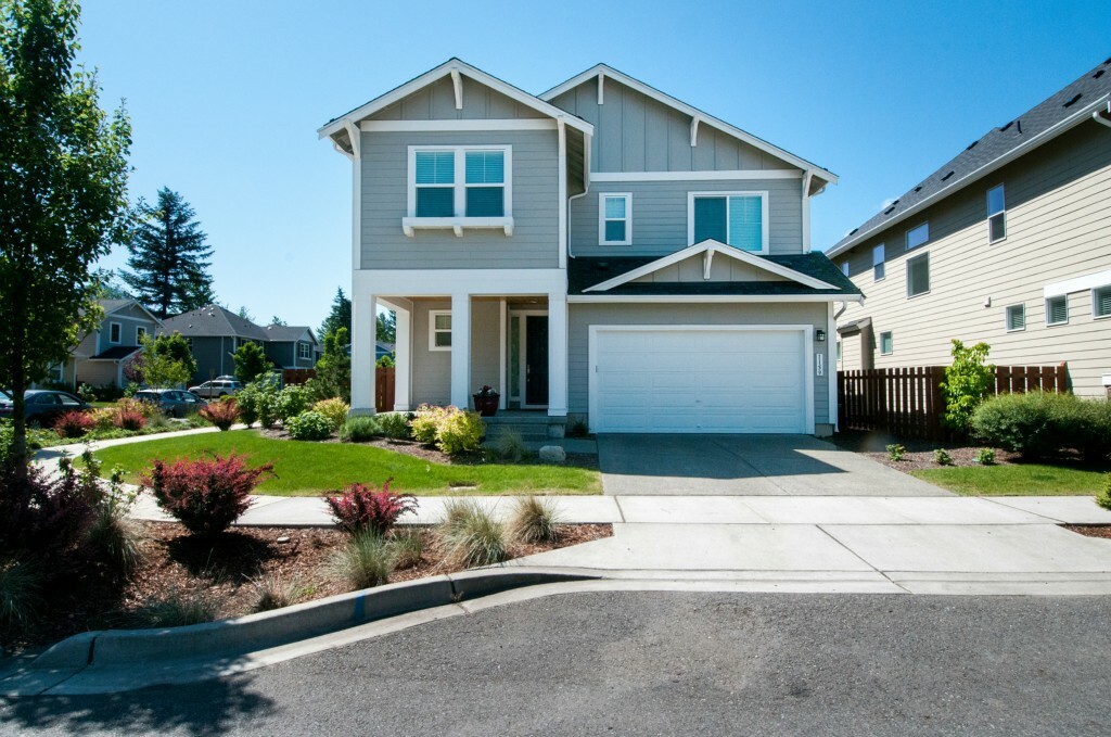 Property Photo:  1159 SE 11th St  WA 98045 