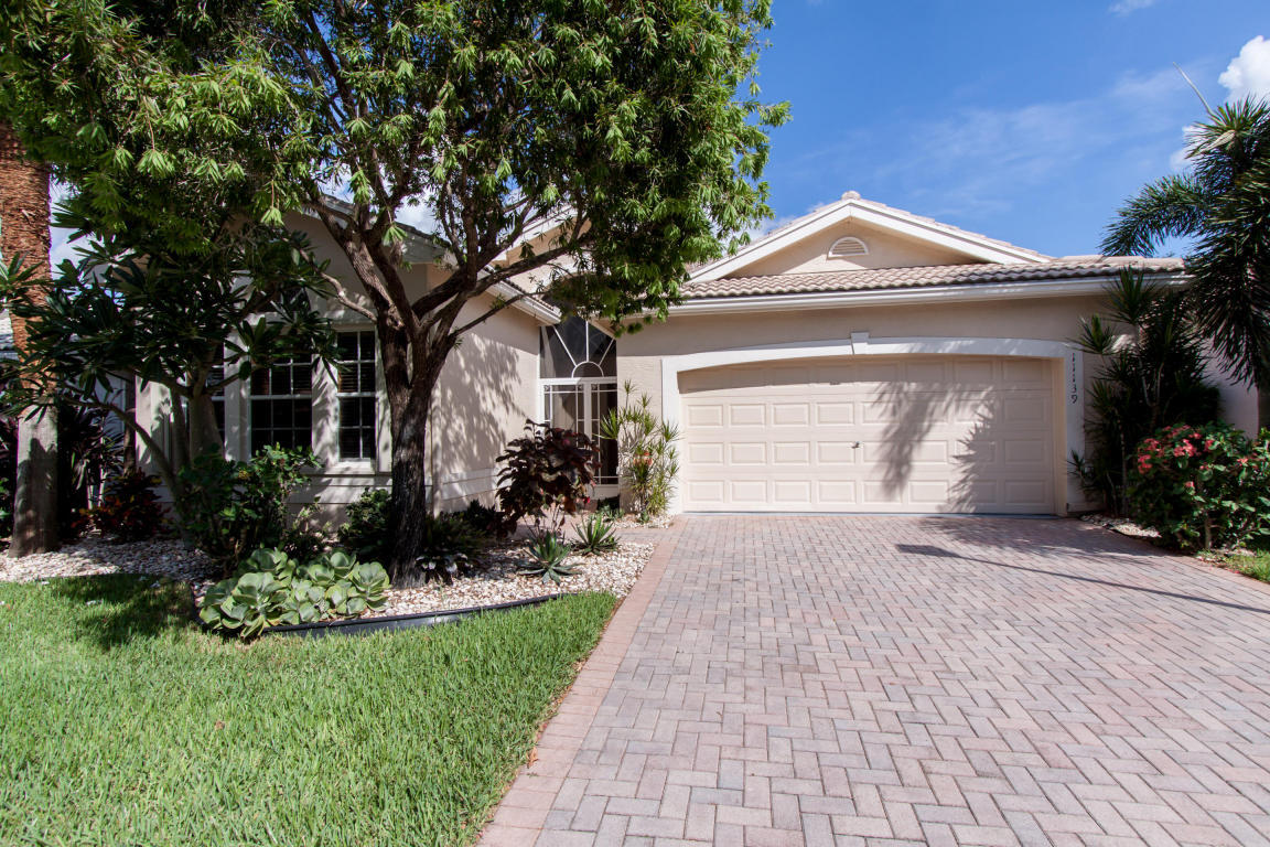 Property Photo: 11139 Mandalay Way FL 33437