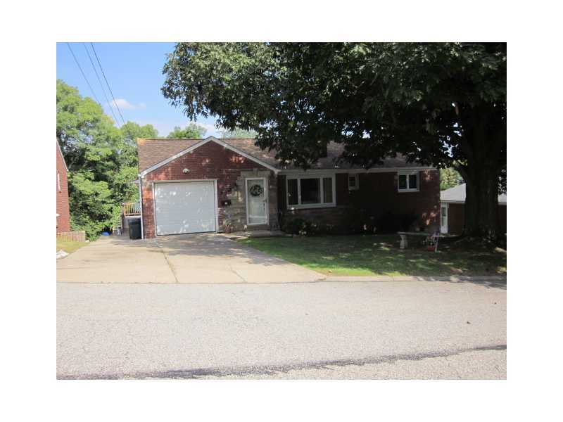 Property Photo: 4625 Clubvue Drive PA 15236