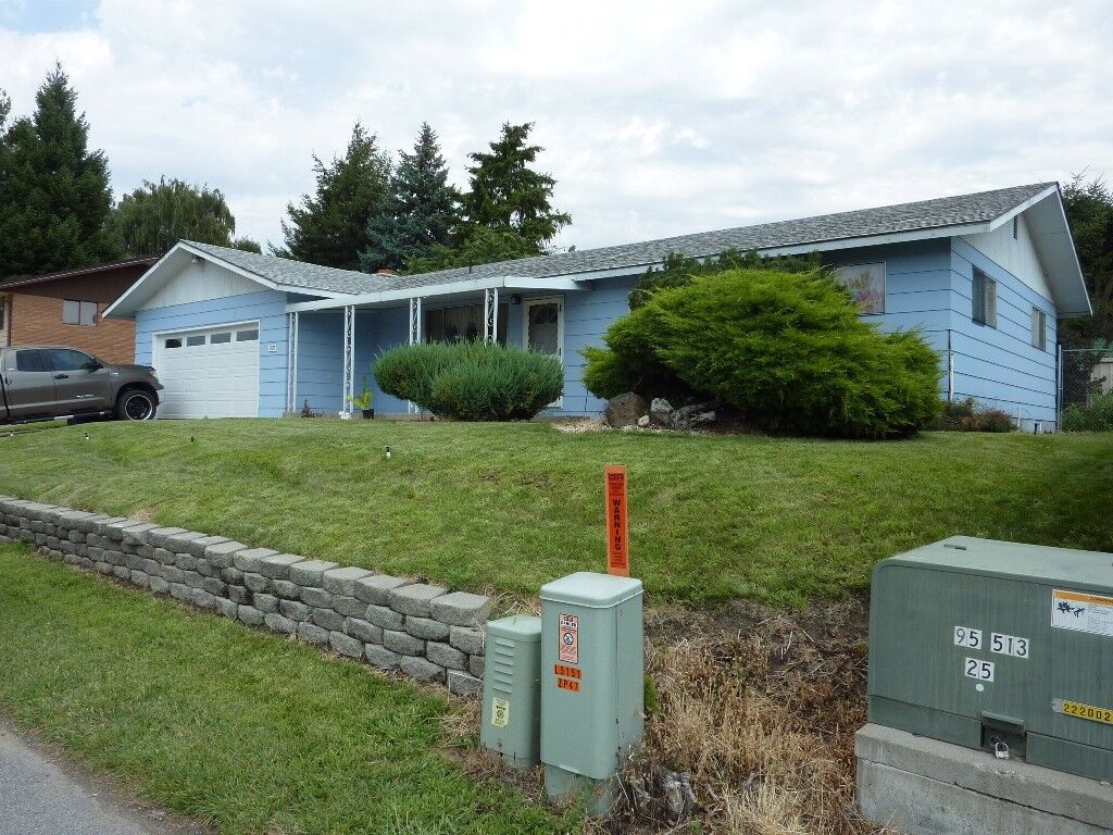 Property Photo:  1727 Sunset Hwy  WA 98802