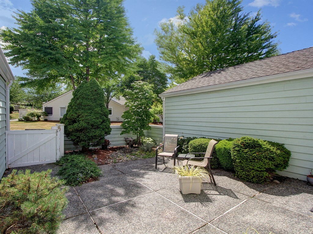 Property Photo: 3686 225th Place SE WA 98029