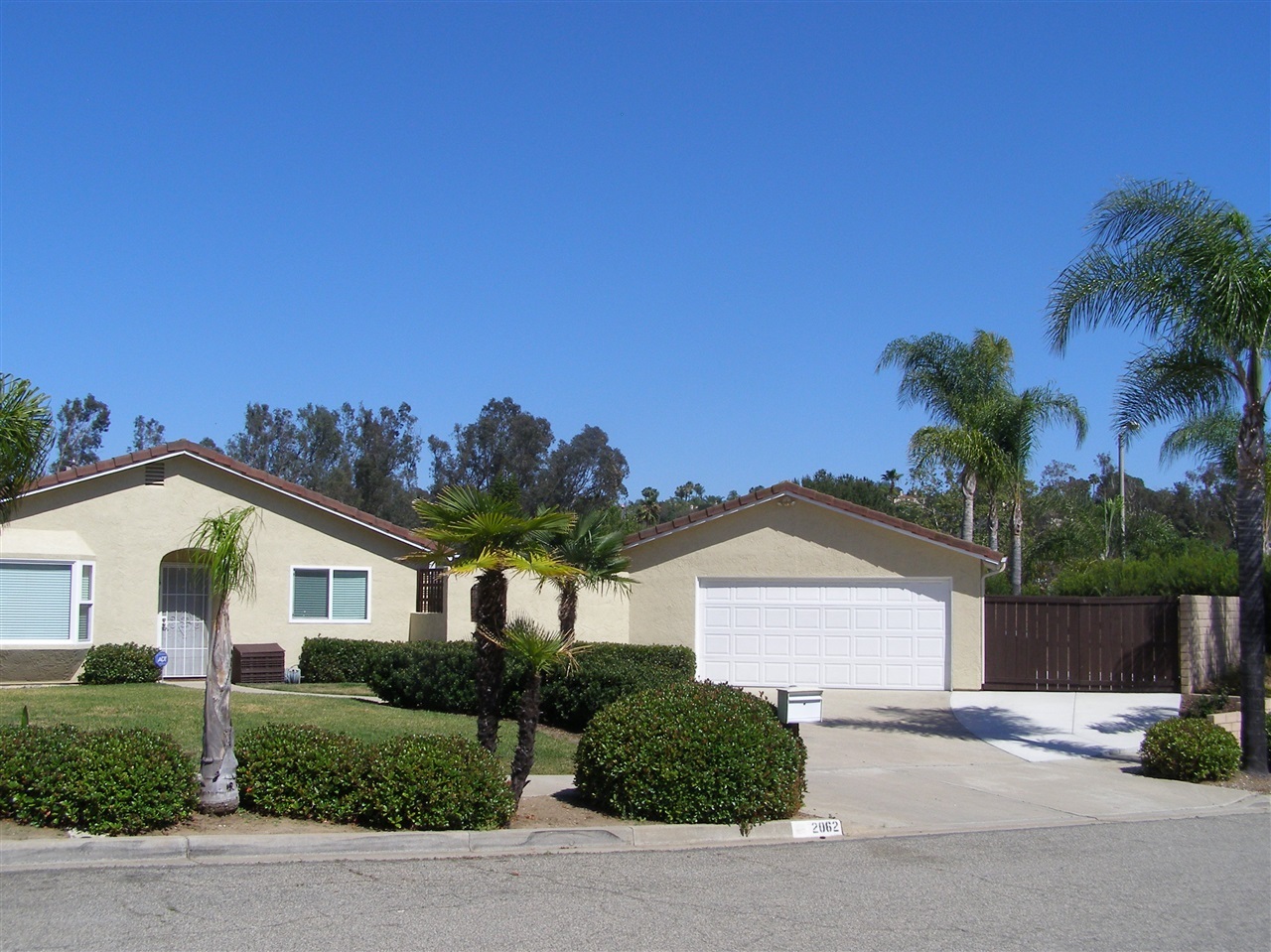 Property Photo:  2062 Arboles Place  CA 92029 