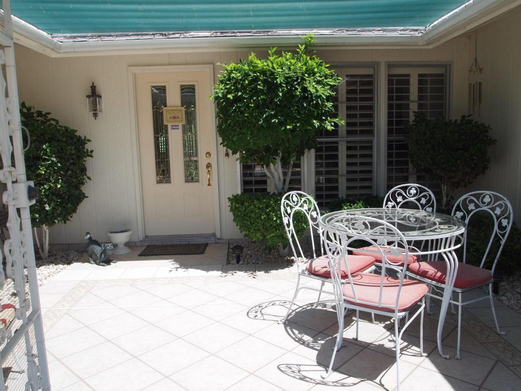 Property Photo: 9802 W Lindgren Avenue AZ 85373