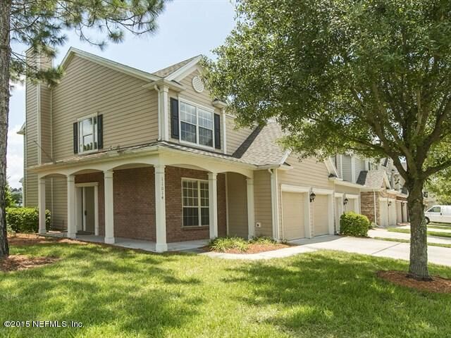 Property Photo:  11014 Castlemain Circle E  FL  