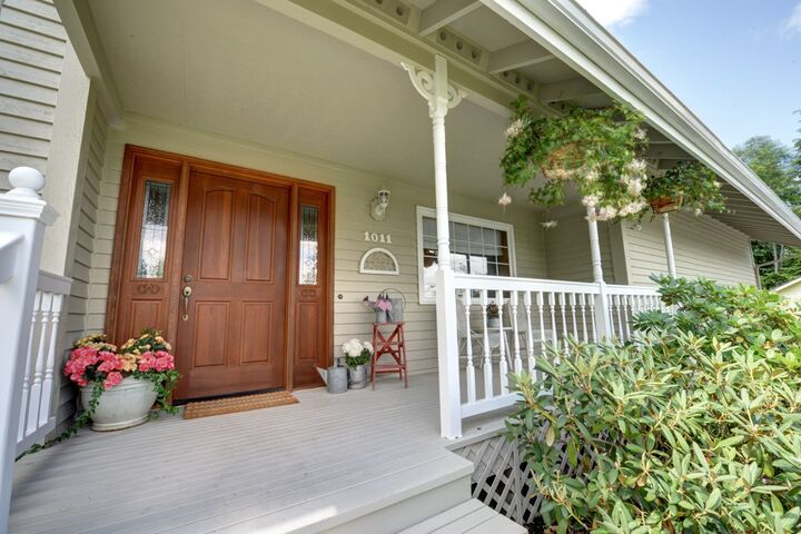 Property Photo: 1011 Nez Perce Dr WA 98273