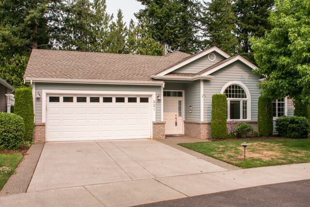 Property Photo:  221 Creekview Crest  WA 98264 