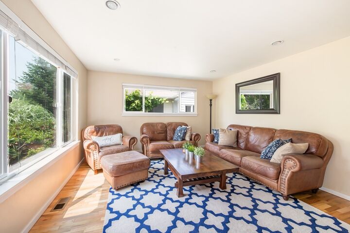 Property Photo: 8644 17th Avenue SW WA 98106