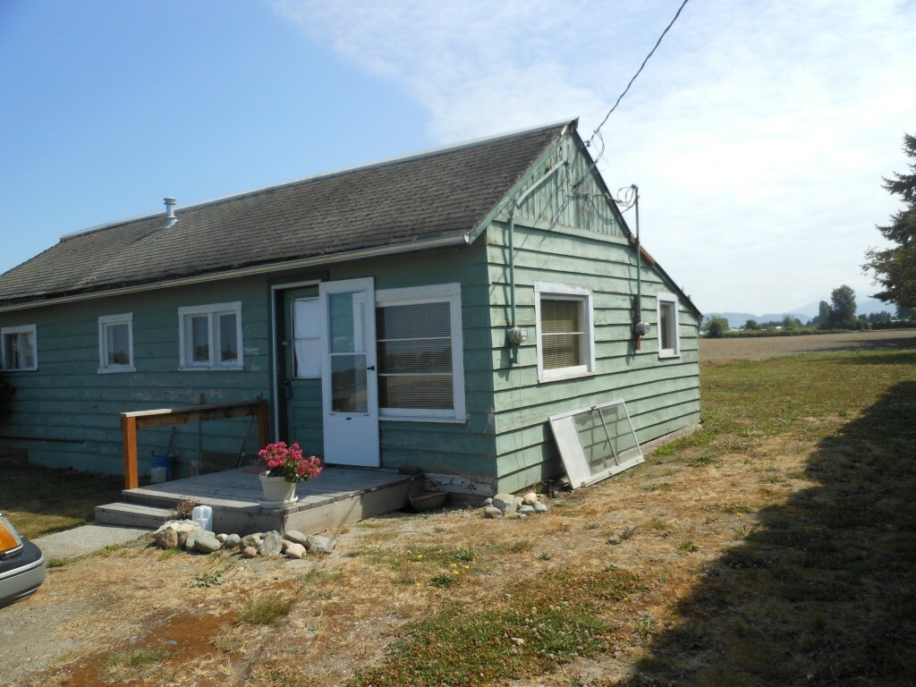 Property Photo:  13571 Avon Allen Rd  WA 98273 