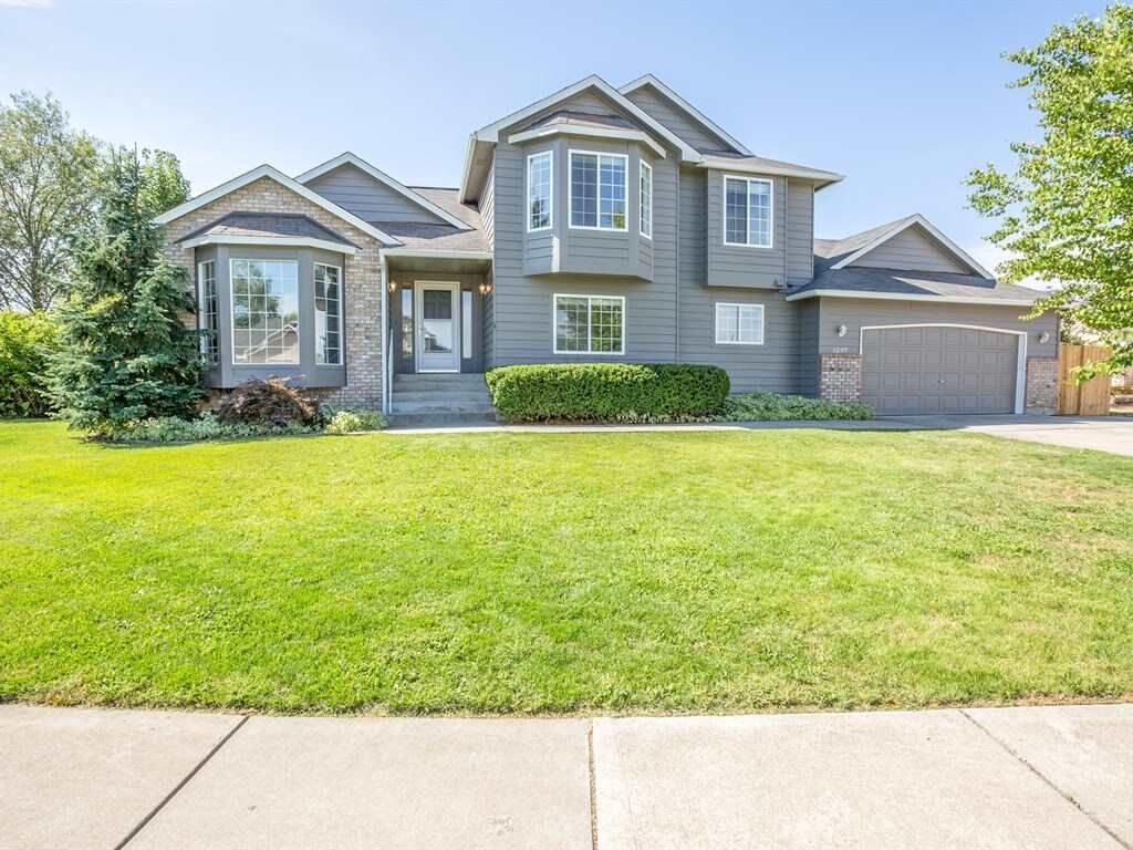 Property Photo: 3207 W Trinity Ave WA 99208