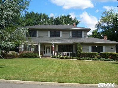 Property Photo:  17 Deerfield Drive  NY 11755 