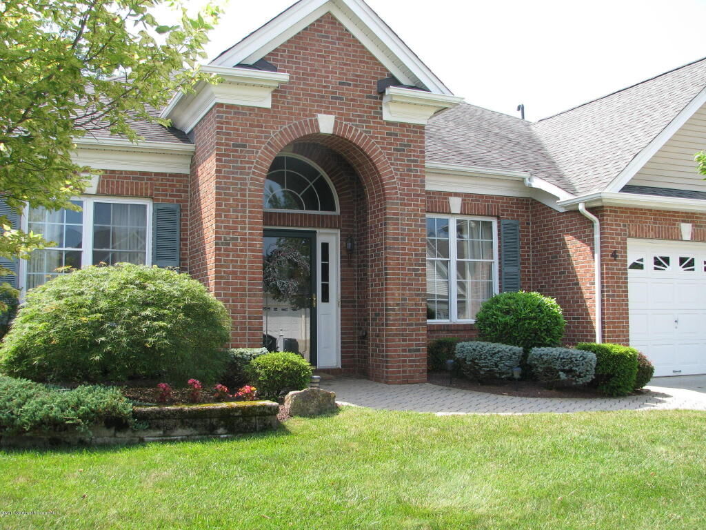 Property Photo:  4 Caufield Court  NJ 07728 
