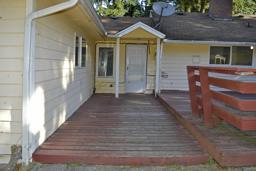 Property Photo:  12501 Glenwood Ave SW  WA 98499 