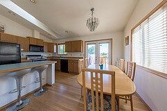 Property Photo:  419 Yakima Blvd  WA 98047 