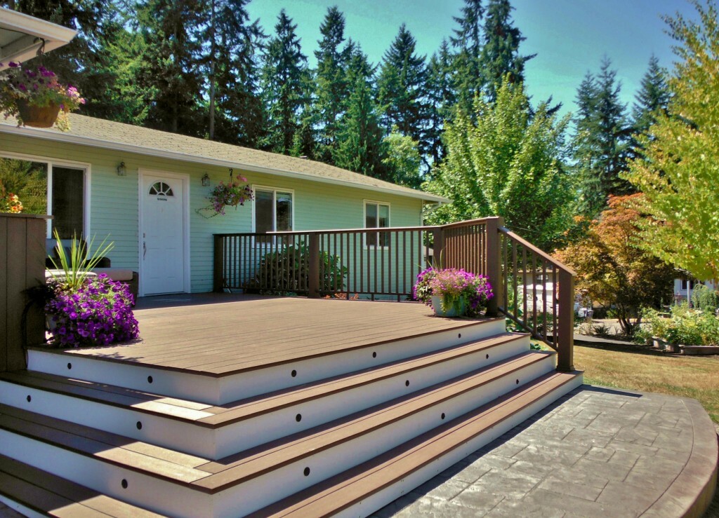 Property Photo:  110 219th Place SE  WA 98021 