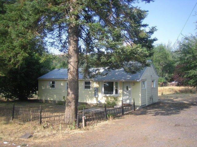 Property Photo: 9707 N Stevens St WA 99208