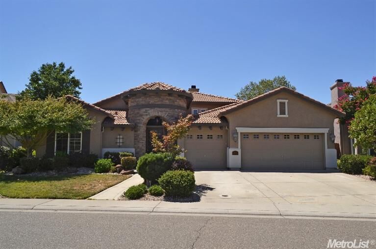 Property Photo: 2041 Cassia Way CA 95765