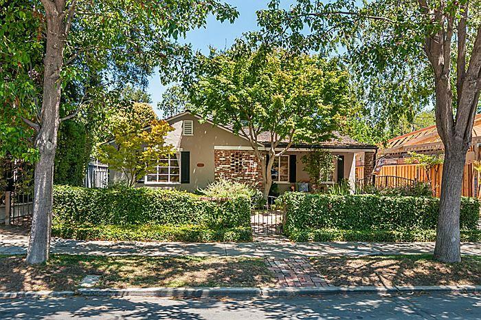 Property Photo:  117 Hudson Street  CA 94062 