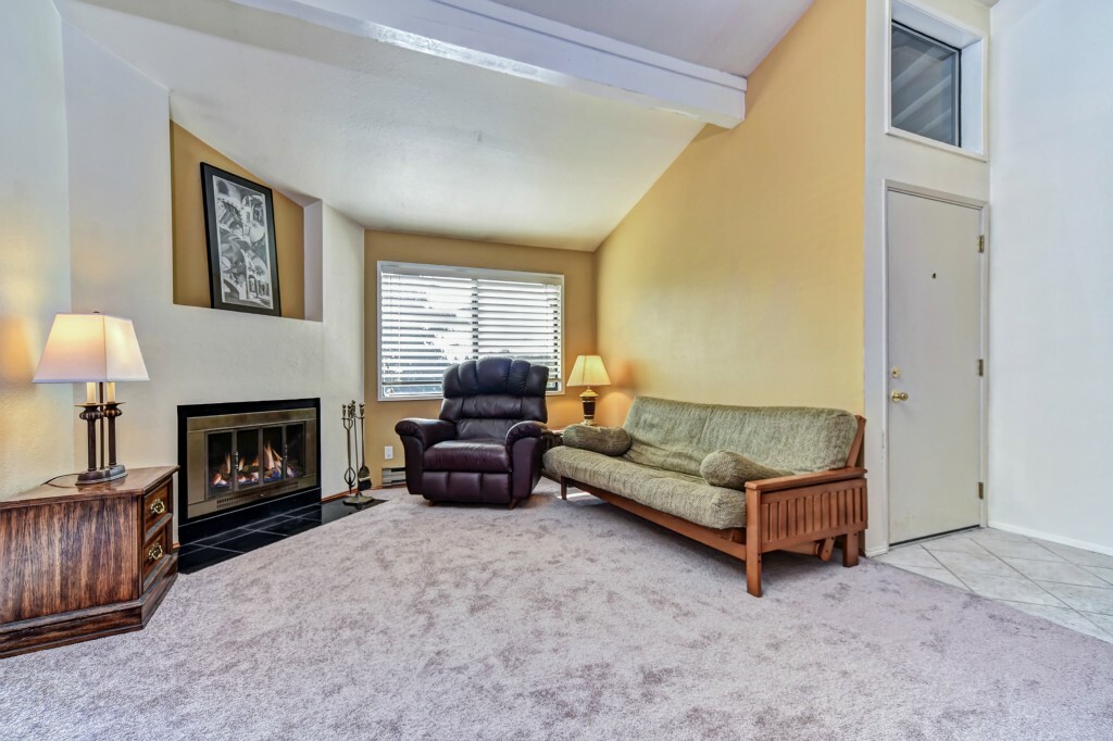 Property Photo: 7014 116th Ave NE D WA 98033
