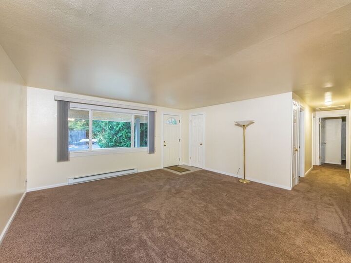 Property Photo:  840 211th Place NE  WA 98074 