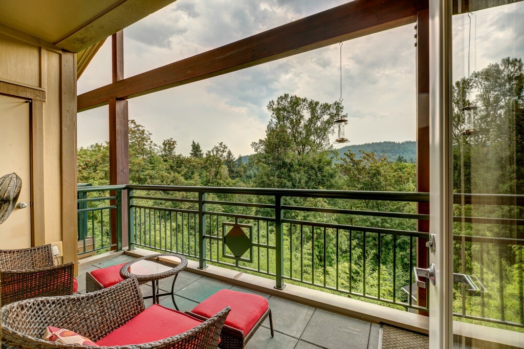 Property Photo: 1000 Cabin Creek Lane SW D303 WA 98027
