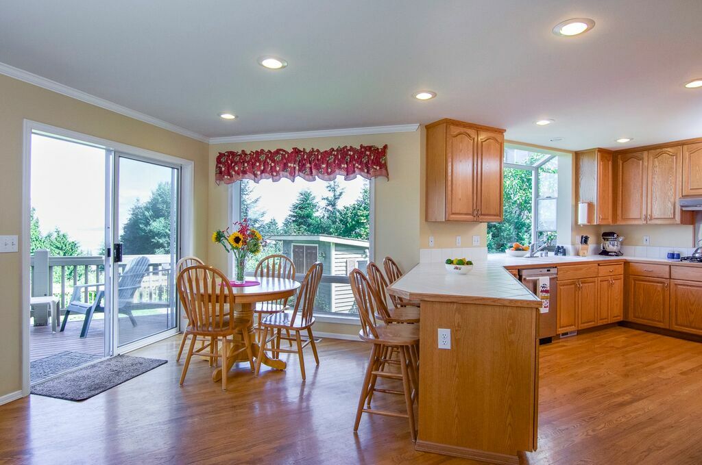 Property Photo: 2413 56th St SW WA 98203