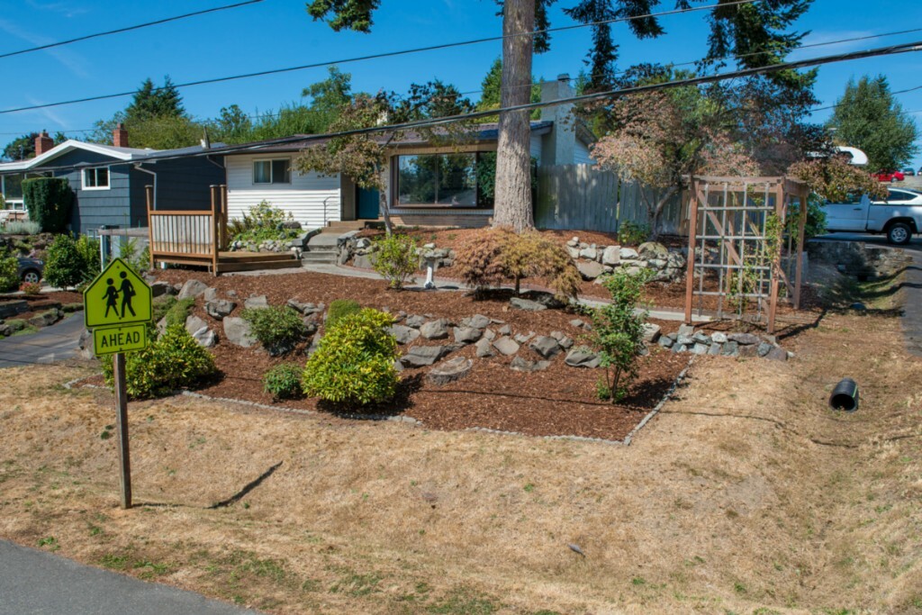 Property Photo: 1502 SW 164th St WA 98166