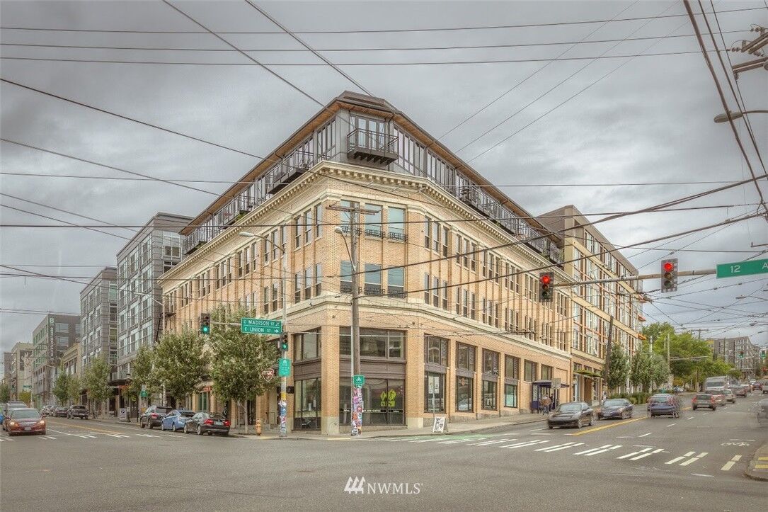 Property Photo:  1408  12th Avenue 508  WA 98122 