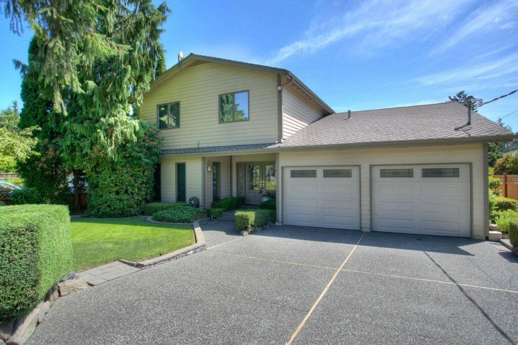 Property Photo:  2432 78th Ave NE  WA 98039 