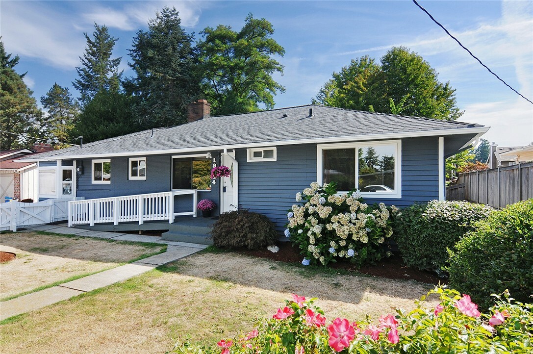 Property Photo:  19544 4th Ave S  WA 98198 