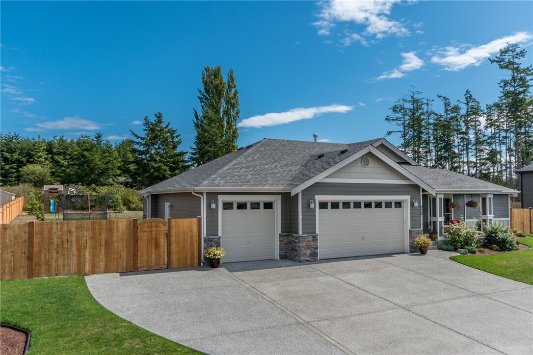 Property Photo:  972 Cove View Cir  WA 98277 