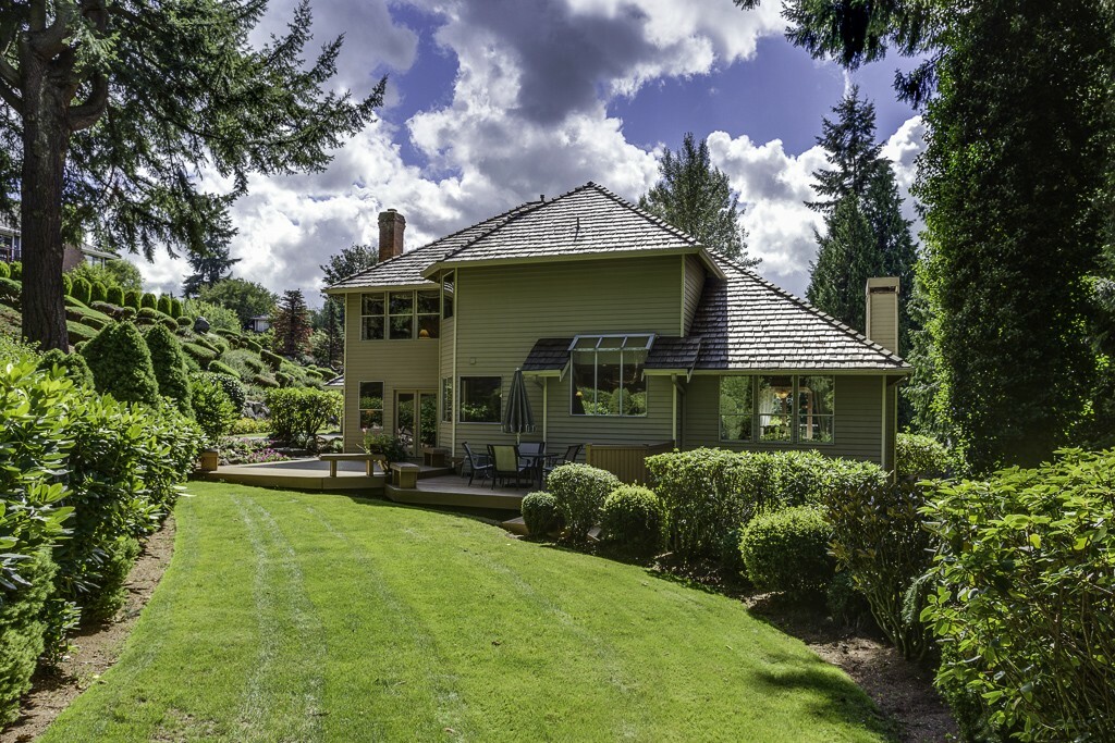 Property Photo:  15068 NE 144th St  WA 98052 