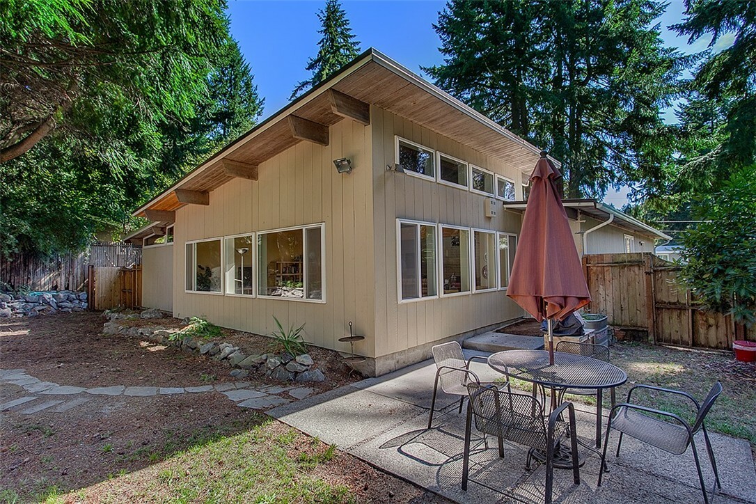 Property Photo:  3514 NE 187th St  WA 98155 