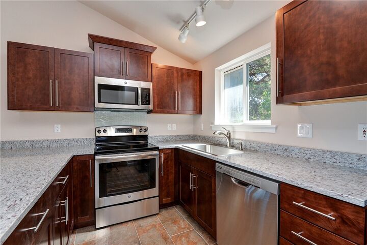 Property Photo:  524  24 Avenue S  WA 98144 