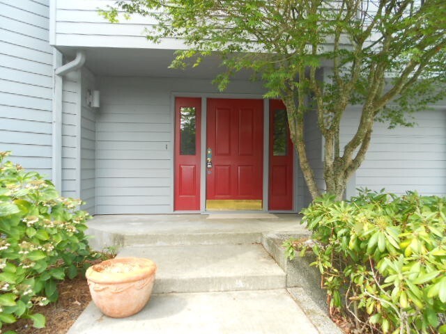 Property Photo:  833 Cowichan Place  WA 98257 