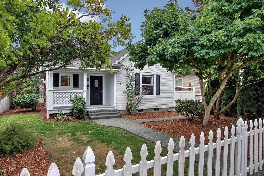 Property Photo:  313 N Kelsey Street  WA 98272 