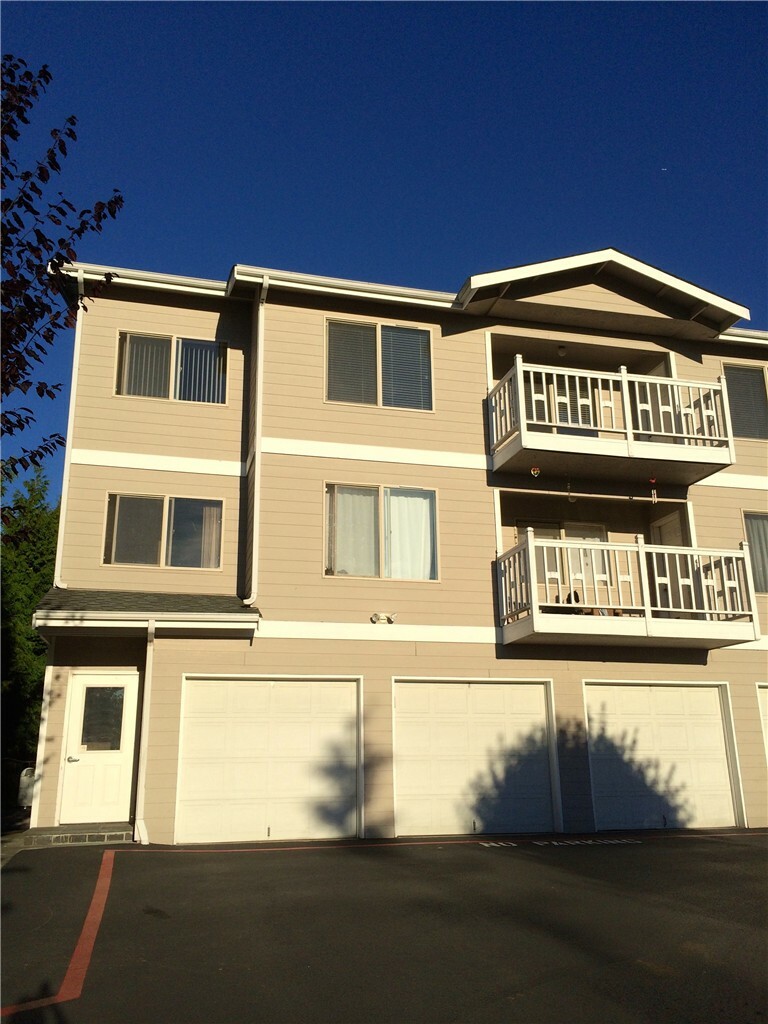 Property Photo:  1910 W Casino Rd 136  WA 98204 