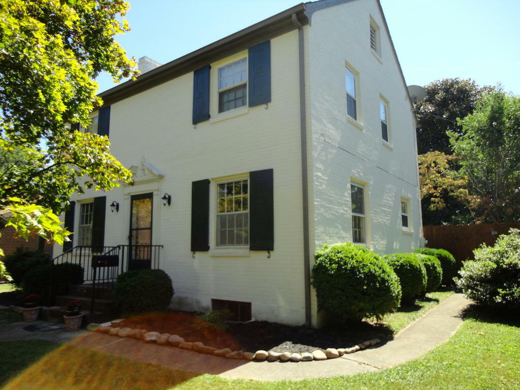 Property Photo:  2318 Laburnum Ave SW  VA 24015 