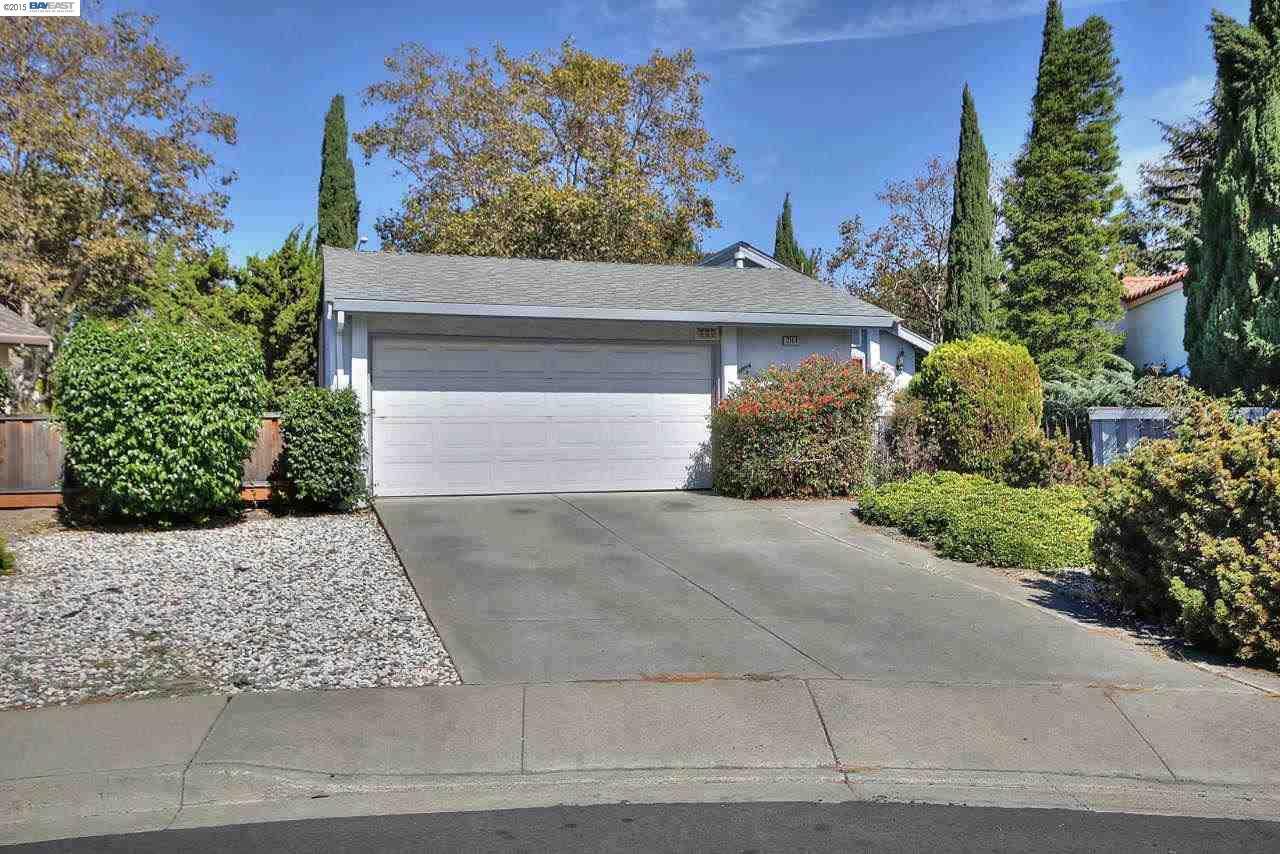 Property Photo:  2104 Becard Ct  CA 94587 