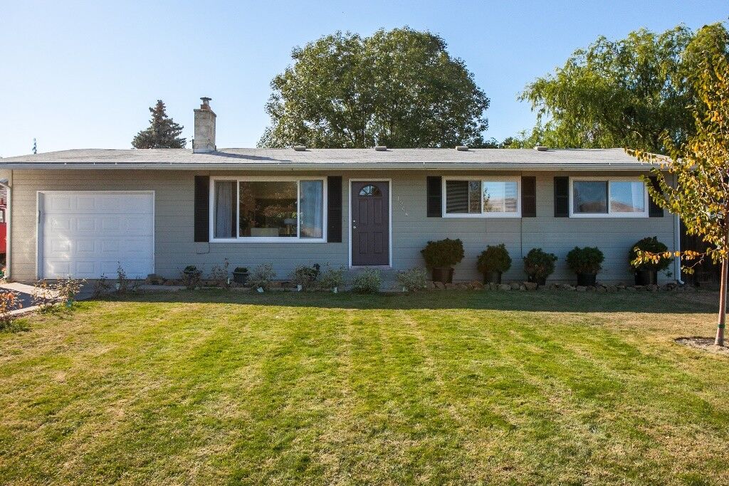 Property Photo:  1006 N Elliott Ave  WA 98801 