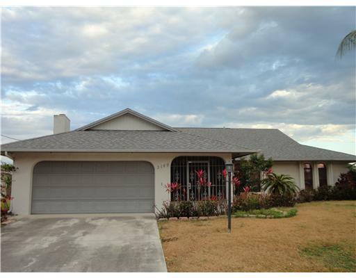 Property Photo:  2149 SW Chestnut Lane  FL 34953 