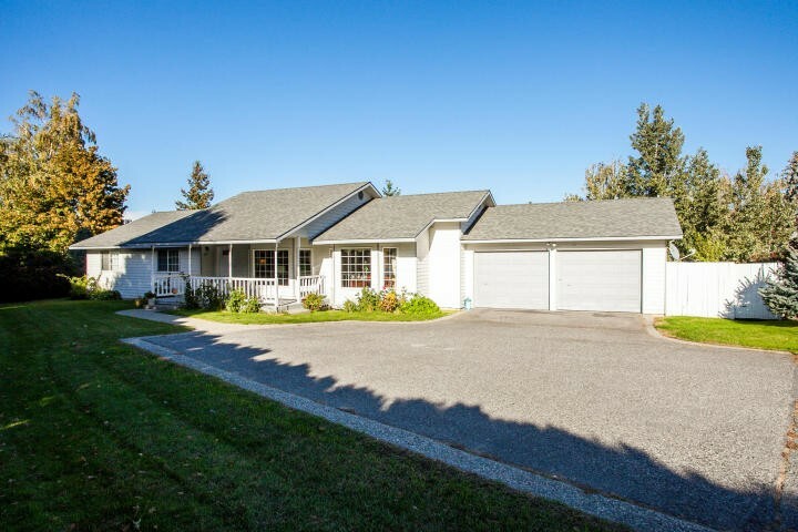 Property Photo:  1432 2nd St  WA 98801 