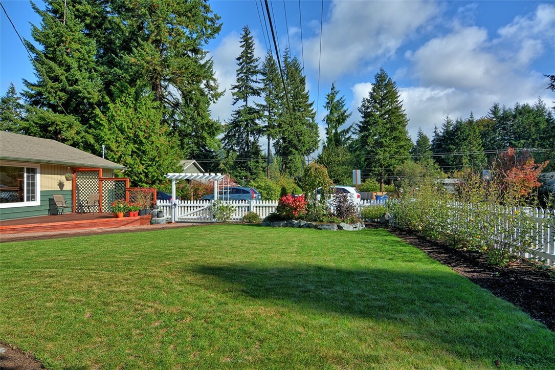 Property Photo:  9513 224th St SW  WA 98020 