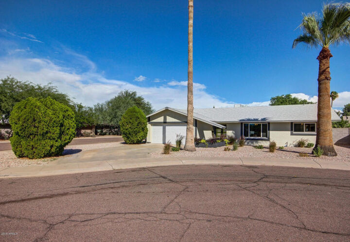 Property Photo: 1193 E Diamond Drive AZ 85283