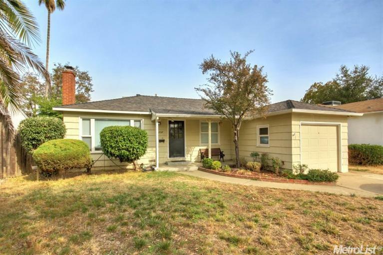 Property Photo:  2337 Anita Avenue  CA 95822 