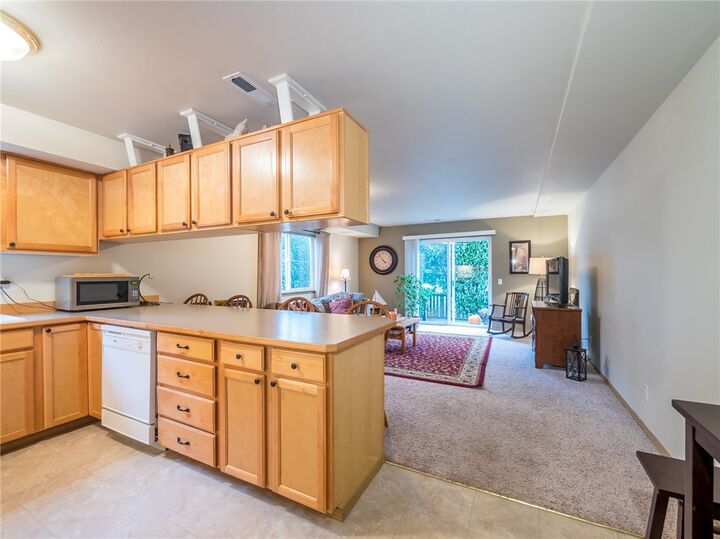 Property Photo:  413 Grove St C  WA 98290 