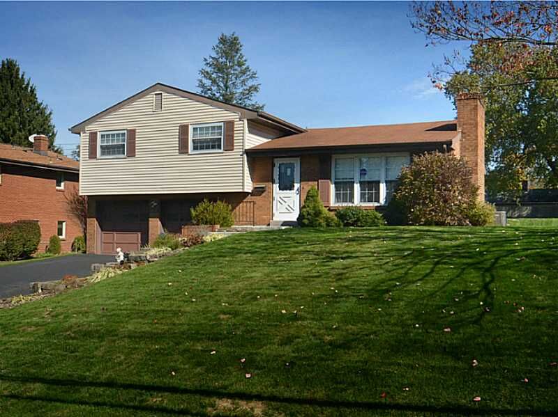 Property Photo:  1313 Foxwood Drive  PA 15146 