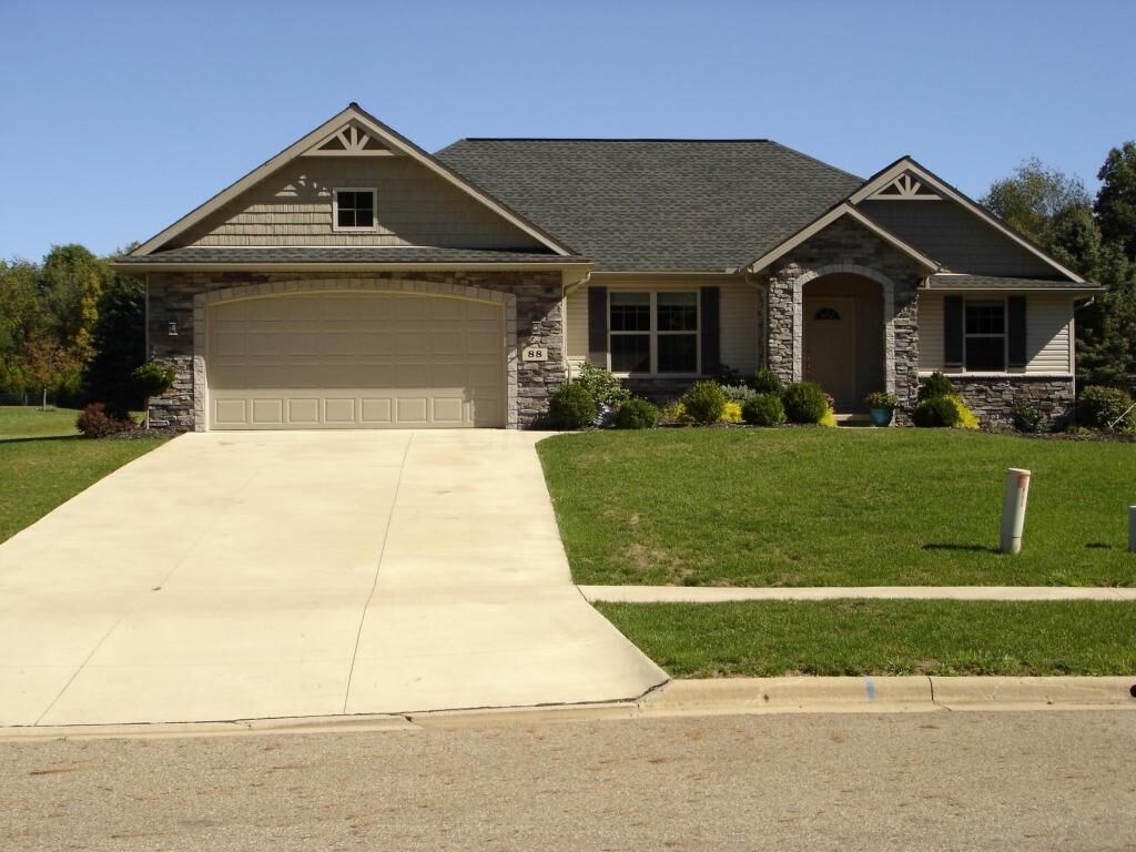 Property Photo: 88 Woodlake Trail OH 43050