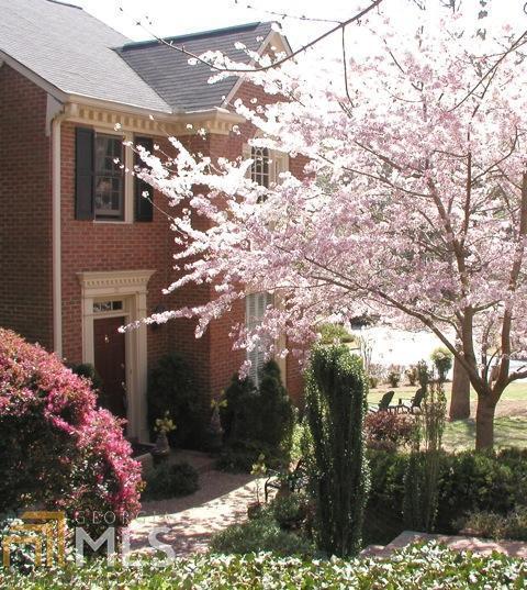 Property Photo: 125 Weatherburne Drive 1-A GA 30076