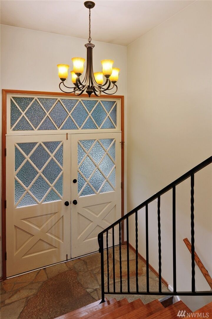 Property Photo: 19534 38th Ave NE WA 98155